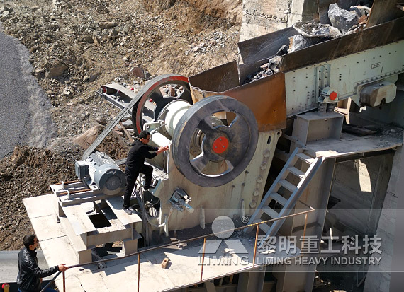硬石頭<a href='/line/' target='_blank'><u>破碎生產線</u></a>（主機配置：歐版鄂破）