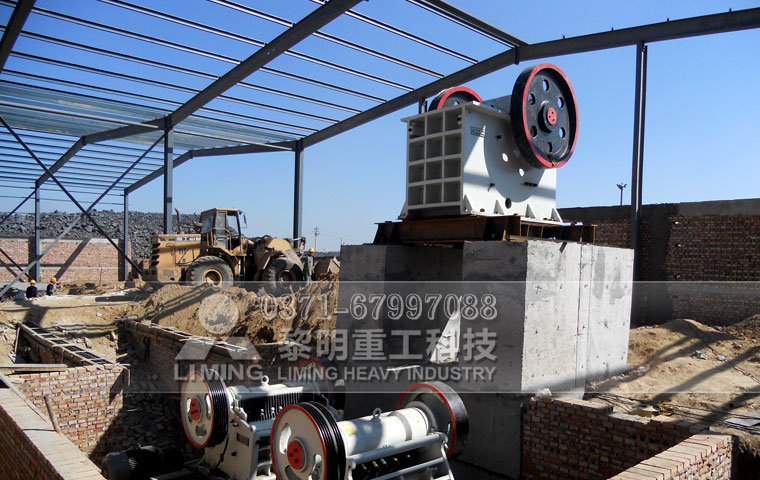 顎式<a href='http://www.dekcy.com/' target='_blank'><u><a href='http://www.dekcy.com/market/1235.html' target='_blank'><u>破碎機</u></a></u></a>