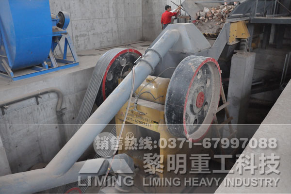 福建時產700-800噸破碎生產線工藝流程