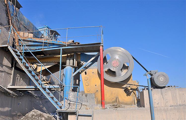 鄂式石頭破碎機，鄂式<a href='http://www.dekcy.com/technology/1433.html' target='_blank'><u>粉碎機</u></a>